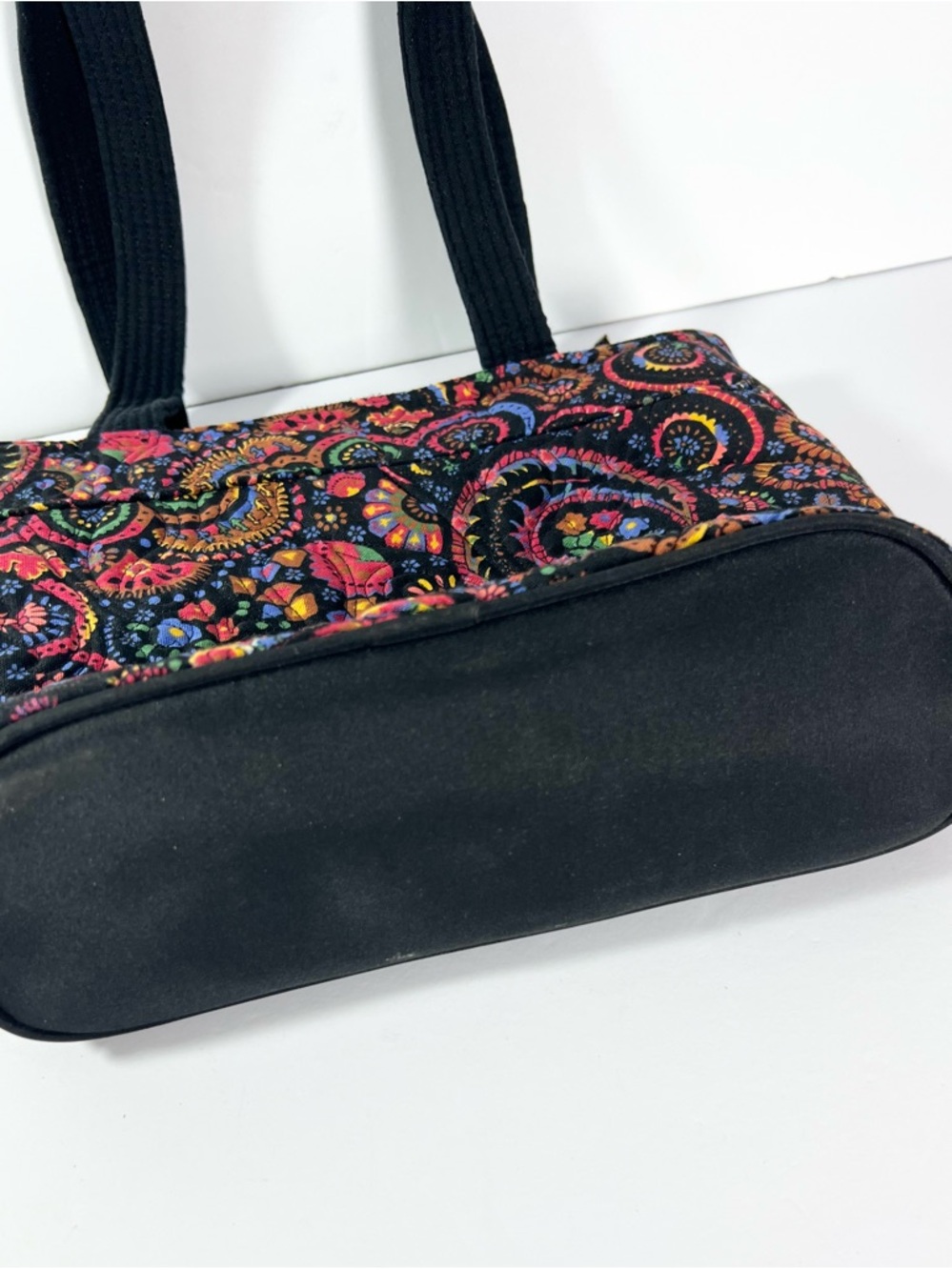 Donna Sharp quilted purse handbag Black paisley colorful midsize bag - Picture 4 of 8